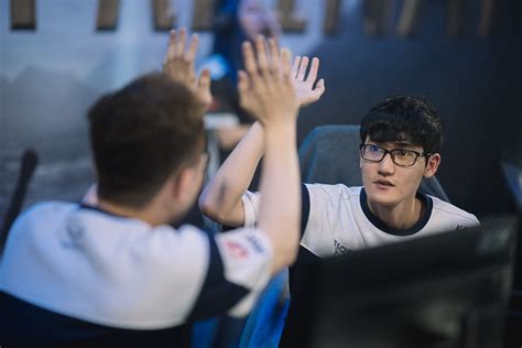 On This Day In Lol Esports History Flash Wolves Sweeps Supermassive