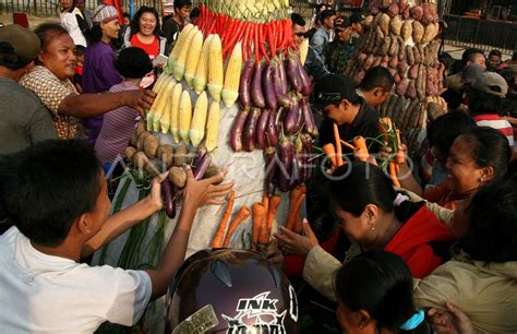 Labuhan Bumi Kediri Antara Foto