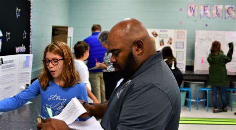 DVIDS - News - NSWCDD Employees Judge Bowling Green Elementary School STEM Fair