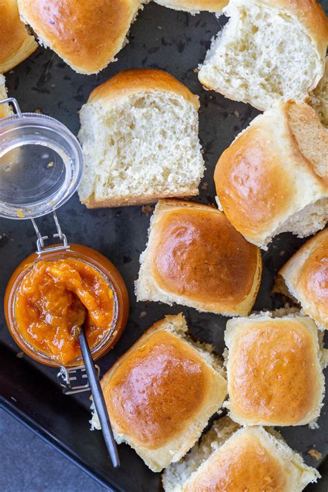 Easy No Knead Dinner Rolls Recipe Momsdish