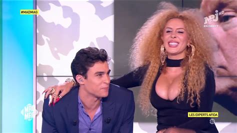 Le Zapping Sexy Afida Turner Sans Culotte Jelena Nue Devant Wi