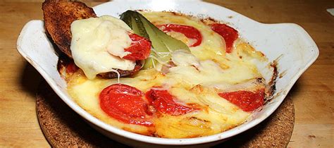 Rezept Ofen Raclette Mit Tomaten Und Zwiebel Rollis Rezepte