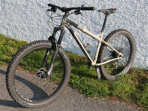 First Rides 2020 Bombtrack Cale Steel Mtb Trail Hardtail Shreds The