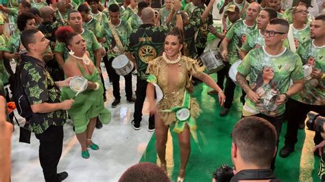 Giovana Ang Lica Rainha De Bateria Da Mocidade Para O Carnaval