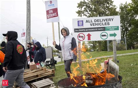 Uaw Workers At Mercedes Supplier Zf Plant In Alabama End Strike Et Auto