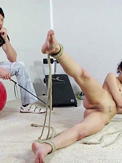 Dude Is Enjoy Using Riding Crop And Basic Rope Bondage When Controlling