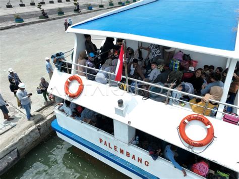 Imbauan Kapal Penumpang Tidak Melebihi Kapasitas Antara Foto