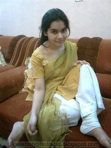 Pakistani Cute And Sexy Girls Wallpaper 30 Pics ………… Tags Pakistani Cute Smile Girl Flying