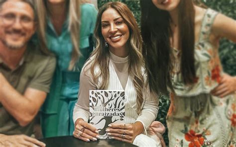 Viviane Martinello lança livro devocional Mulheres Enraizadas