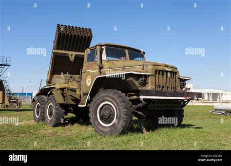 BM-21 Grad 122-mm Multiple Rocket Launcher Stock Photo - Alamy