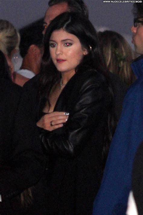 Kylie Jenner No Source Posing Hot Celebrity High Resolution Famous And Nude