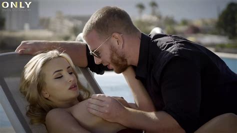 Blonde Hottie Alyssia Kent Penthouse Neuken Buitenshuis Xhamster