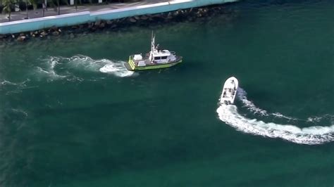 2 Rescued 1 Missing Following Boat Crash In Haulover Inlet Youtube