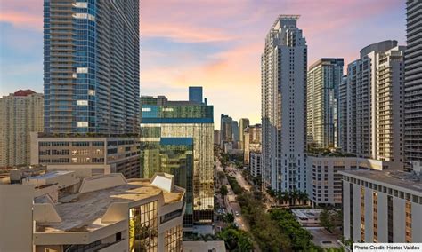 plaza  brickell west condos  sale prices  floor plans