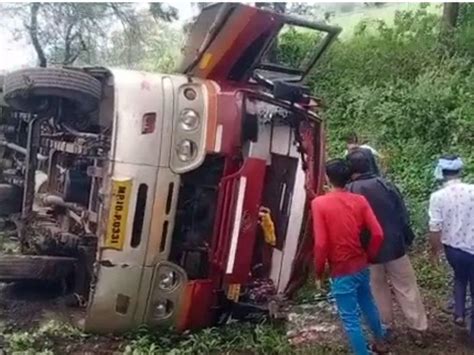 Accident Due To Steering Failure At Bhojakhedi More Than 25 Passengers