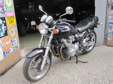 Kawasaki Zephyr 750 vč Českého TP 1994 55 800 Kč TipMoto