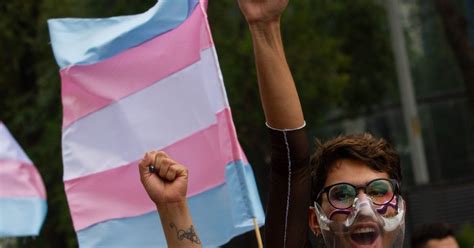 Polic As Encapsulan Marcha Por El D A Internacional De La Memoria Trans