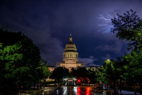 Texas State Lawmaker Faces House Expulsion For Having Sex With 19 Year Old Intern The Week