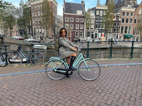 Amsterdam Cose Imperdibili Da Fare In Bici Tra Musei E Coffeeshop