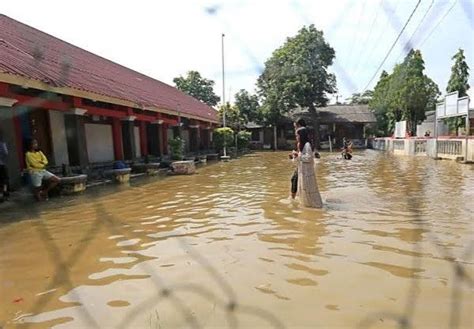 SINDO Hi Lite 38 Sekolah Di Musi Rawas Terpaksa Diliburkan Akibat Banjir