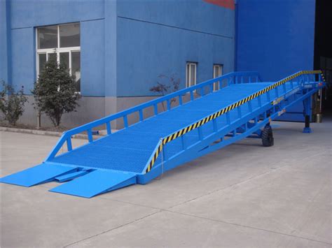 Dock Equipment Forklift Mobile Yard Ramp Hydraulic Container Ramp