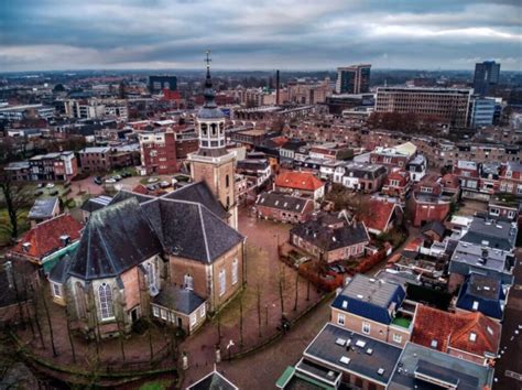 Jullie Zijn Groot En Wij Zijn Klein Zo Vaak Past Almelo In Nederland