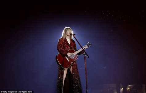 Taylor Swifts Eras Tour Opening Night Looks Phoenix Arizona R