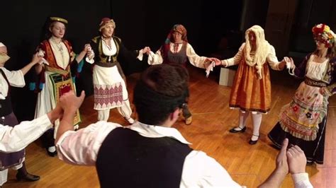 How to Dance the Tsamikos (Tsamiko) | Greek dancing, Dance lessons ...