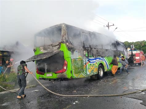 Bus Pariwisata Angkut Orang Terbakar Di Simalungun Ini Daftar