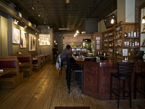 Flo Review - Noble Square - Chicago - The Infatuation