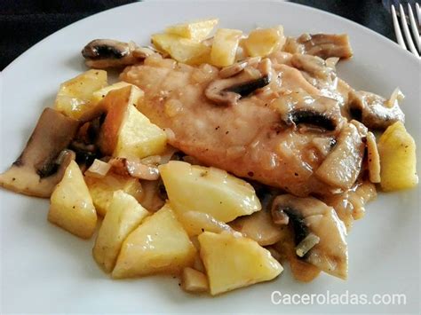 Pechugas De Pollo En Salsa De Cerveza Con Champi Ones Y Patatas