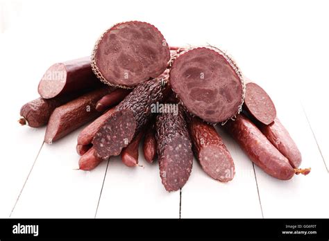 Tabla de embutidos Imágenes recortadas de stock - Página 2 - Alamy