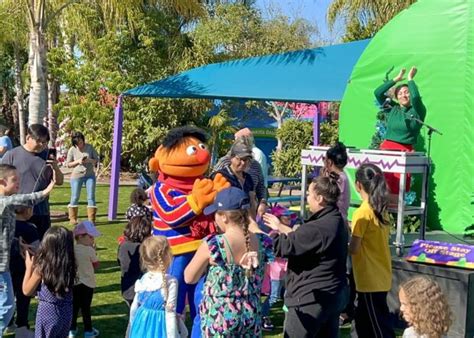 Sesame Place San Diego Debuts A Very Furry Christmas