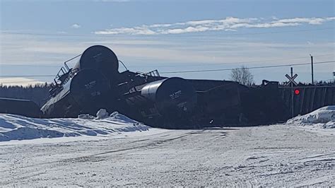 Cn Derailment Spilled 40 Tonnes Of Petroleum Coke By Creek In Fraser