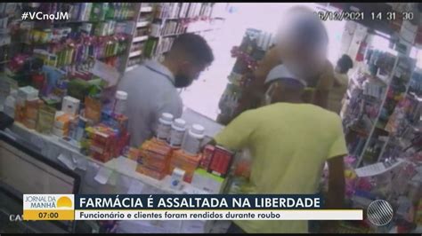 V Deo Homens Armados Assaltam Farm Cia No Bairro Da Liberdade Em