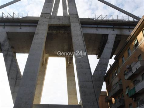 Ponte Morandi il pm Non si può fare un processo con 1228 testimoni