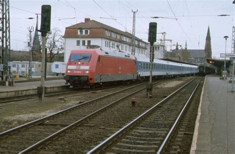 Br 101 003 2 Mit Einem Interregio Im Bahnhof Von Schwerin Hbf In