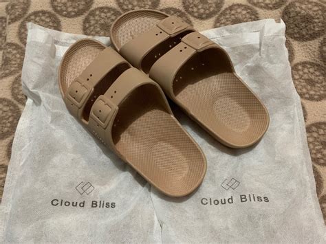 Cloud Bliss Comodo Nude Women S Fashion Footwear Flats Sandals On Carousell