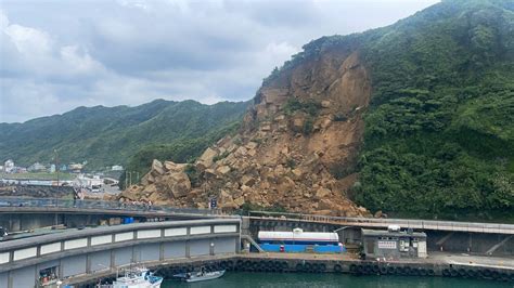 【可怕片】基隆潮境公園「恐怖山崩」空拍畫面曝光 9車遭壓土石下方、2人受傷 蕃新聞