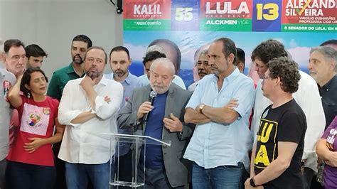 Lula visita Ipatinga em último comício em Minas Gerais