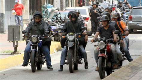 Los Colectivos Chavistas Se Distancian De Maduro Ante Su Juramentaci N