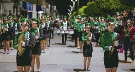 Hasteamento das bandeiras desfile cívico exposição folclórica e