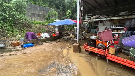 時雨量近百毫米好驚人！ 三峽五寮泥流沖進民宅｜東森新聞：新聞在哪 東森就在哪裡