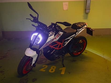 Купить б у KTM 390 Duke инжектор 6 передач в Москве белый naked bike 2018 года по цене 550 000