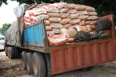 Dangote Truck Intercepted With 700 Bags Of Smuggled Rice In Niger