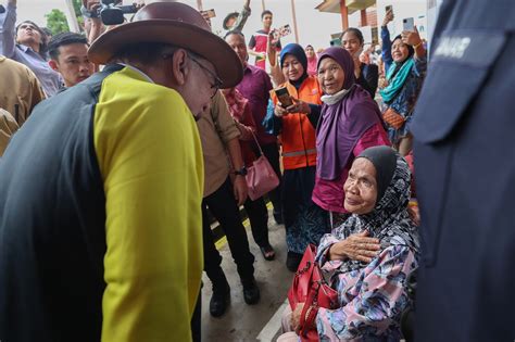 Pm Lawat Mangsa Banjir Di Segamat Selangorkini