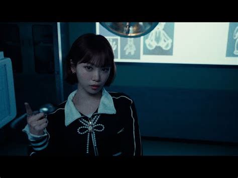 LE SSERAFIM Hot N Fun Visualizer Music Video Song Lyrics And Karaoke