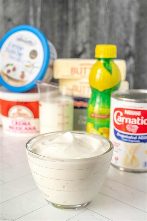 Best Sour Cream Substitutes Stetted