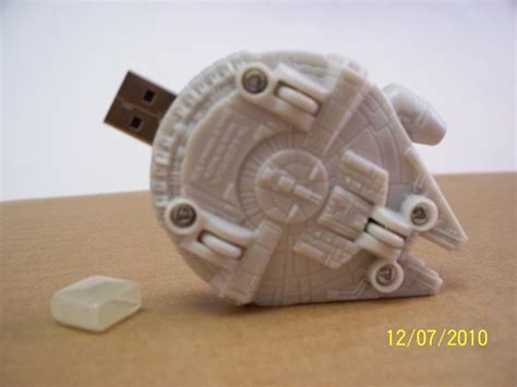 Star Wars Millennium Falcon USB Flash Drive | Gadgetsin