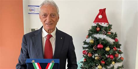 Canoa Il Presidente Della FICK Buonfiglio Insignito Del Collare D Oro